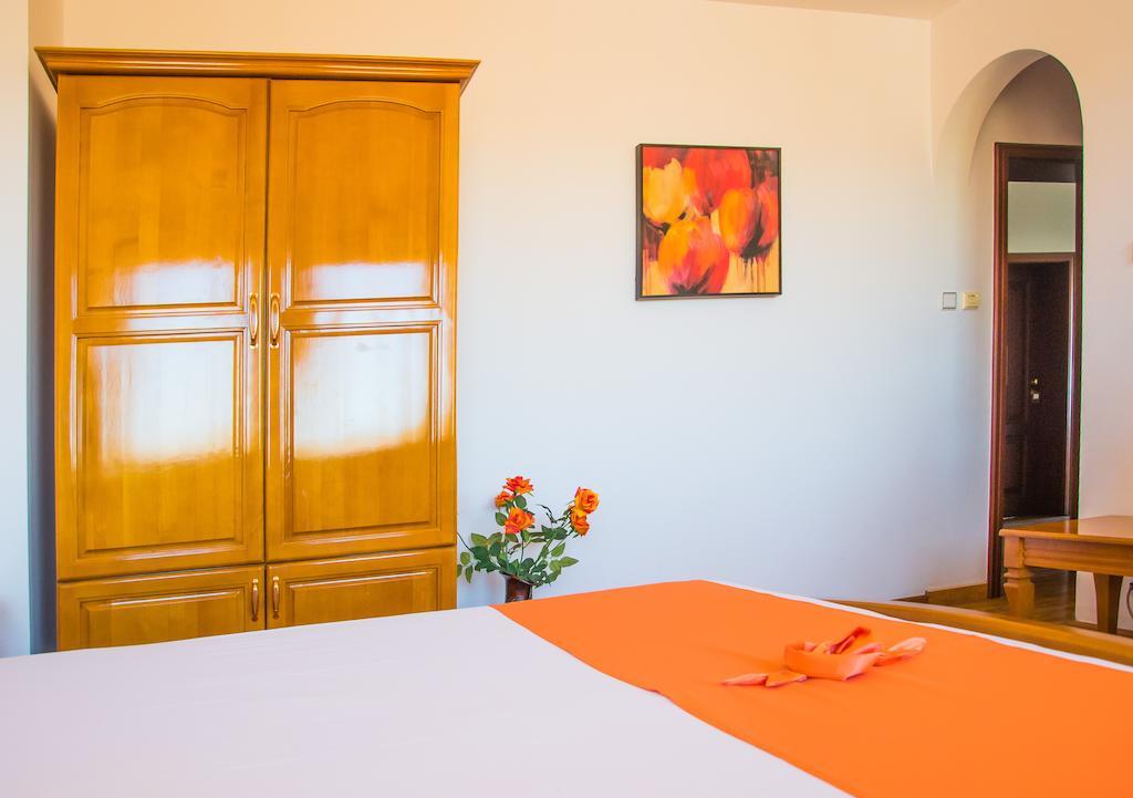 Family Hotel Elegance Arbanasi Pokoj fotografie
