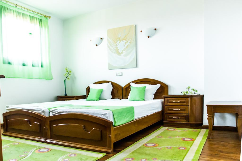 Family Hotel Elegance Arbanasi Pokoj fotografie